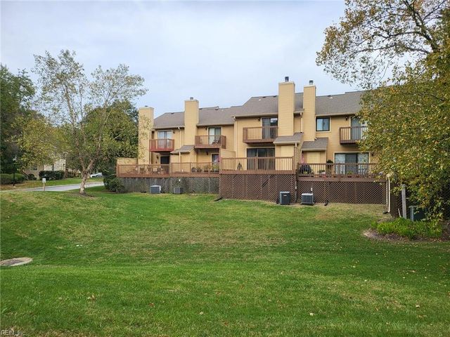 204 Bridgewater DR, Newport News, VA 23603