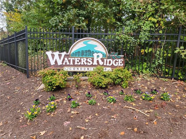 204 Bridgewater DR, Newport News, VA 23603