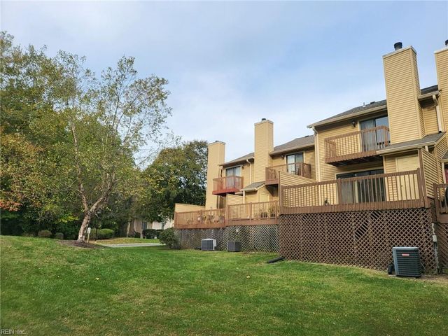 204 Bridgewater DR, Newport News, VA 23603