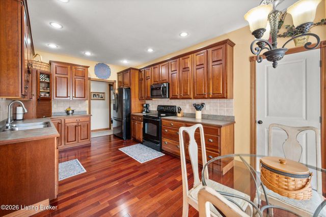 418 Hoagland Hill Rd, Mt Washington, KY 40047