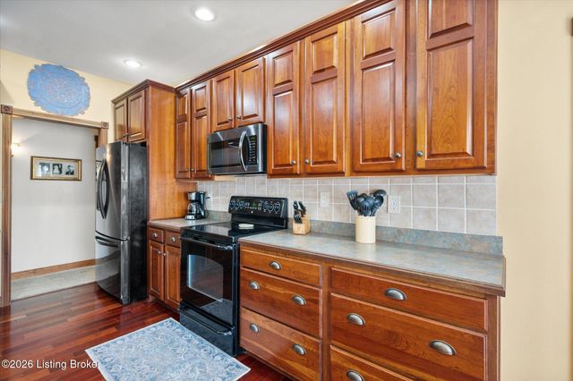 418 Hoagland Hill Rd, Mt Washington, KY 40047