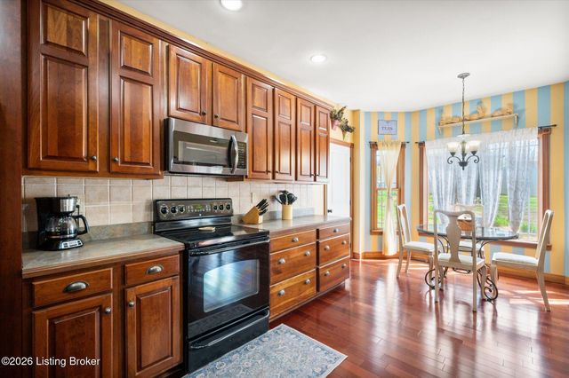 418 Hoagland Hill Rd, Mt Washington, KY 40047