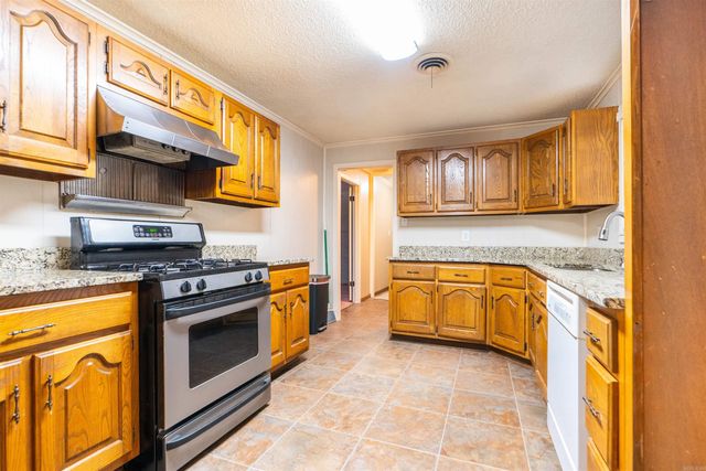 124 Valley Dr, Helena, AR 72342