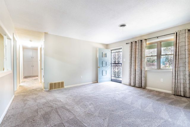 124 Valley Dr, Helena, AR 72342