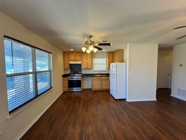 1332 Driess Street, Fort Worth, TX 76104