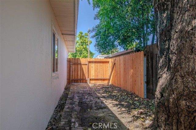 2036 La Jolla, Stockton, CA 95204