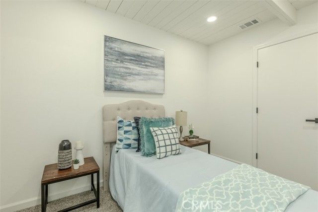 2036 La Jolla, Stockton, CA 95204