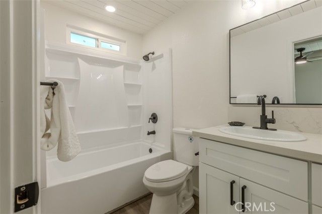 2036 La Jolla, Stockton, CA 95204