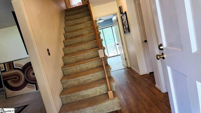 121 E Brookwood Lane, Cowpens, SC 29330