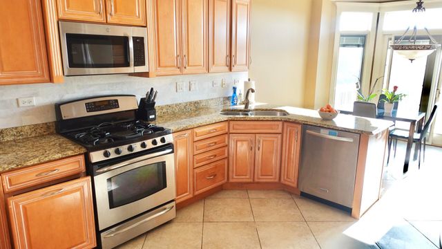 1811 Rizzi Lane, Bartlett, IL 60103