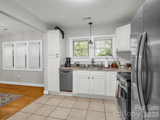 116 Beverly Avenue, Hendersonville, NC 28792