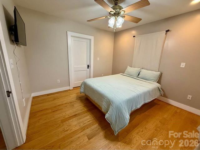 116 Beverly Avenue, Hendersonville, NC 28792
