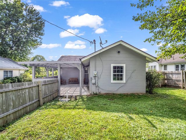 116 Beverly Avenue, Hendersonville, NC 28792