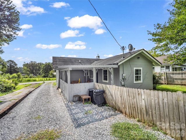 116 Beverly Avenue, Hendersonville, NC 28792