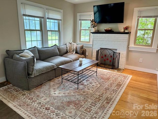 116 Beverly Avenue, Hendersonville, NC 28792