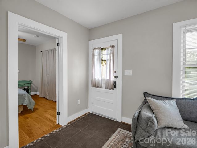 116 Beverly Avenue, Hendersonville, NC 28792