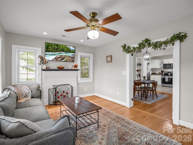 116 Beverly Avenue, Hendersonville, NC 28792