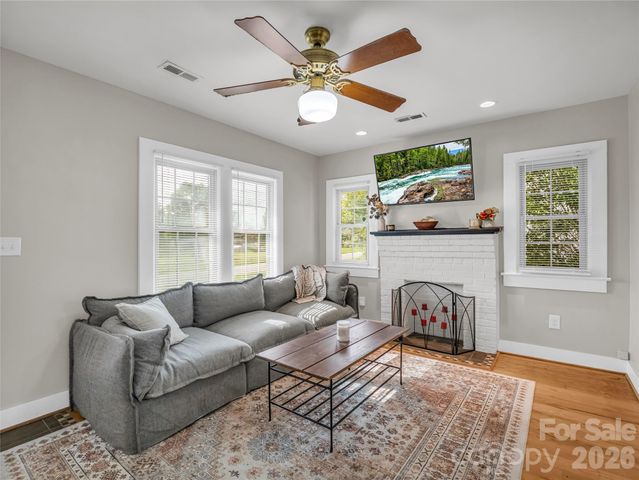 116 Beverly Avenue, Hendersonville, NC 28792
