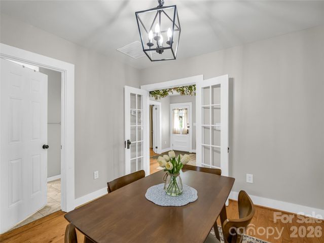116 Beverly Avenue, Hendersonville, NC 28792