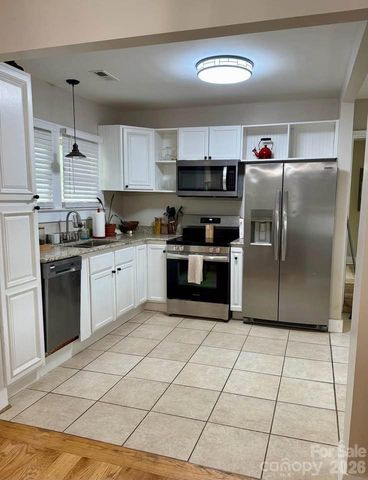 116 Beverly Avenue, Hendersonville, NC 28792