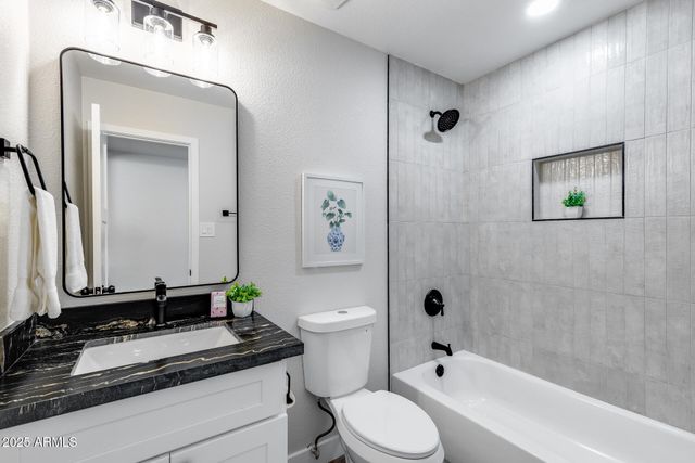 1605 E BROADMOR Drive, Tempe, AZ 85282