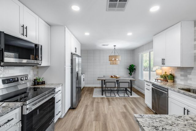 1605 E BROADMOR Drive, Tempe, AZ 85282