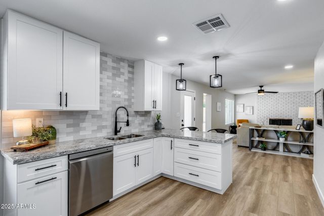 1605 E BROADMOR Drive, Tempe, AZ 85282