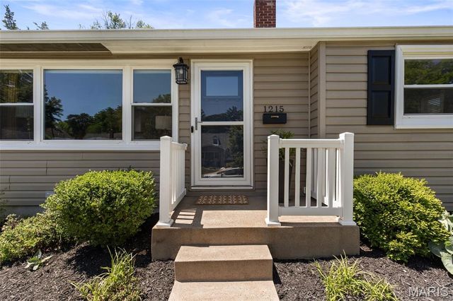 1215 Drayton Avenue, Webster Groves, MO 63119