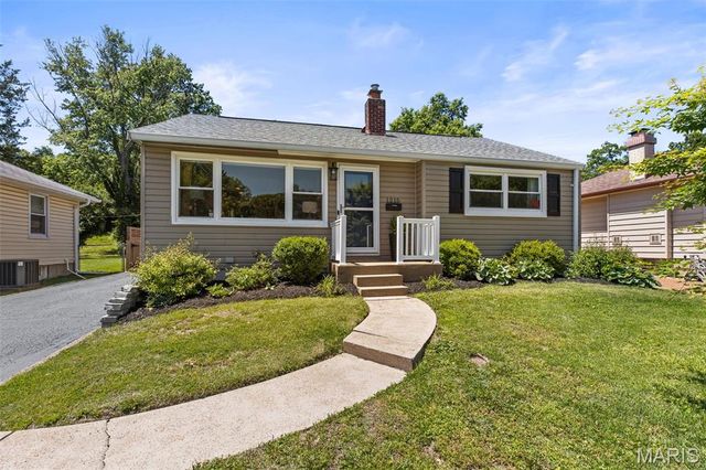 1215 Drayton Avenue, Webster Groves, MO 63119