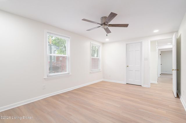 8515 Coco Ct, Louisville, KY 40219