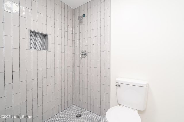 8515 Coco Ct, Louisville, KY 40219