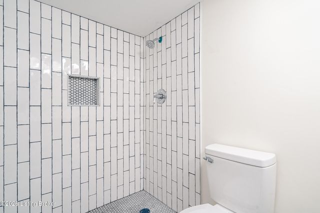 8515 Coco Ct, Louisville, KY 40219