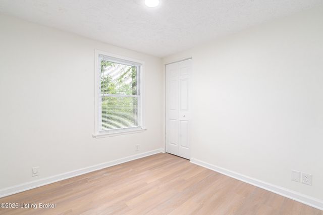 8515 Coco Ct, Louisville, KY 40219