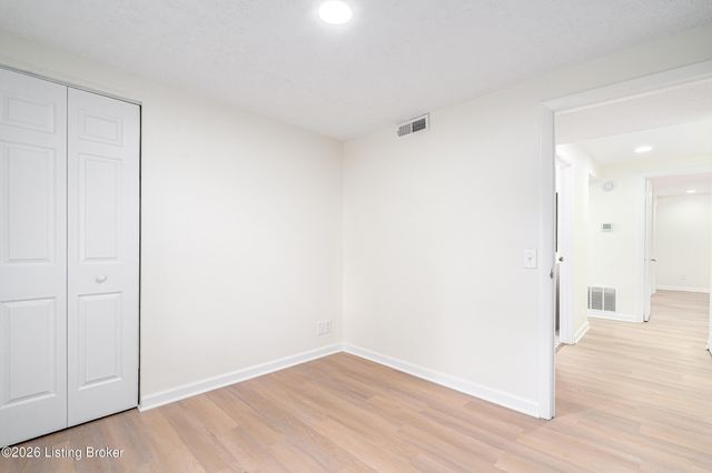 8515 Coco Ct, Louisville, KY 40219