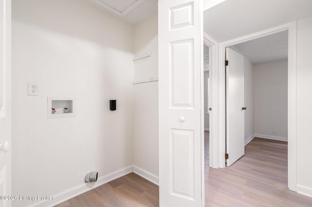 8515 Coco Ct, Louisville, KY 40219