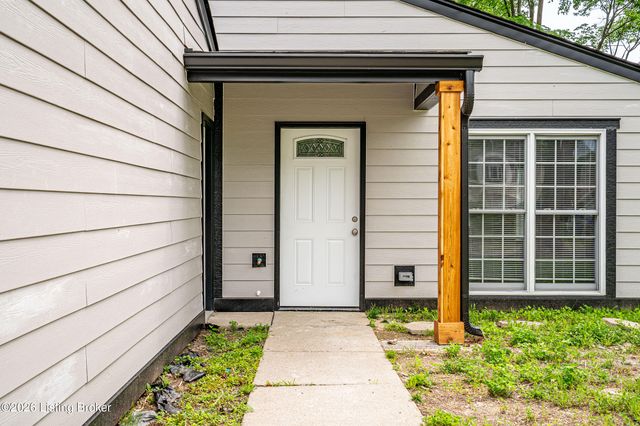 8515 Coco Ct, Louisville, KY 40219