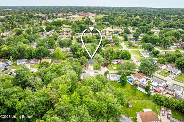 8515 Coco Ct, Louisville, KY 40219