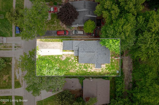 8515 Coco Ct, Louisville, KY 40219