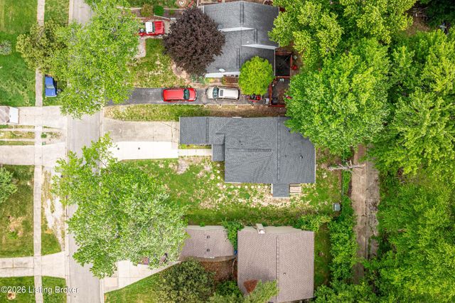 8515 Coco Ct, Louisville, KY 40219