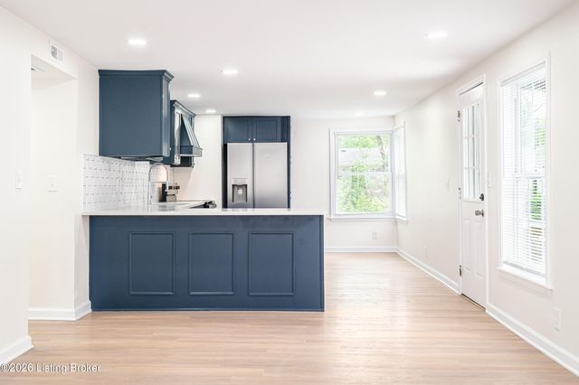 8515 Coco Ct, Louisville, KY 40219