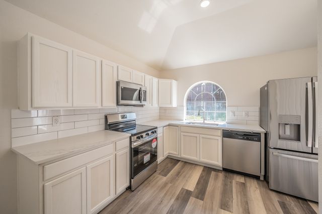 2711 Canterbury Street, Euless, TX 76039