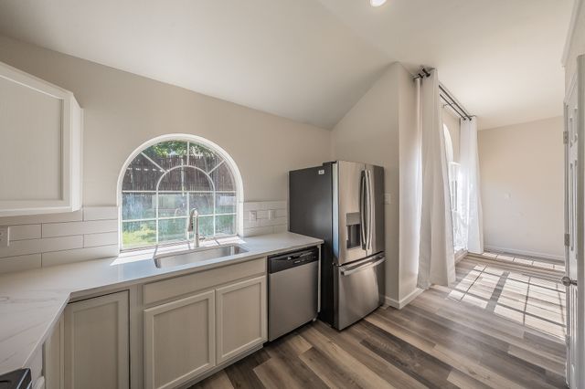 2711 Canterbury Street, Euless, TX 76039