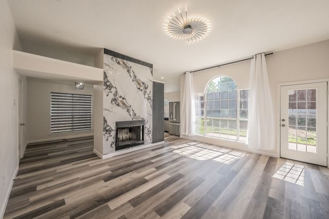 2711 Canterbury Street, Euless, TX 76039