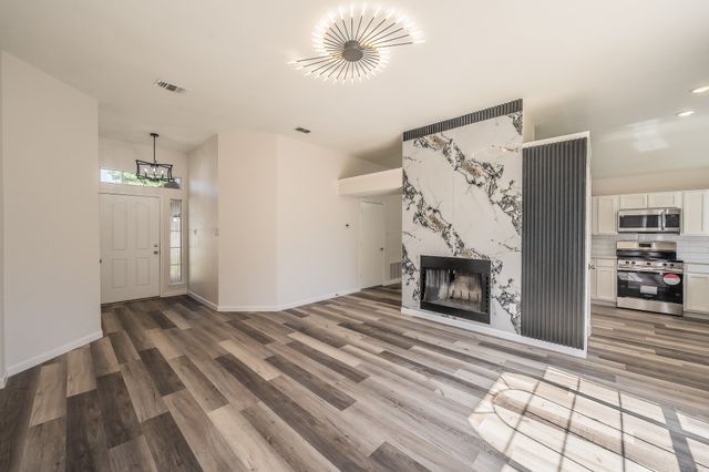2711 Canterbury Street, Euless, TX 76039