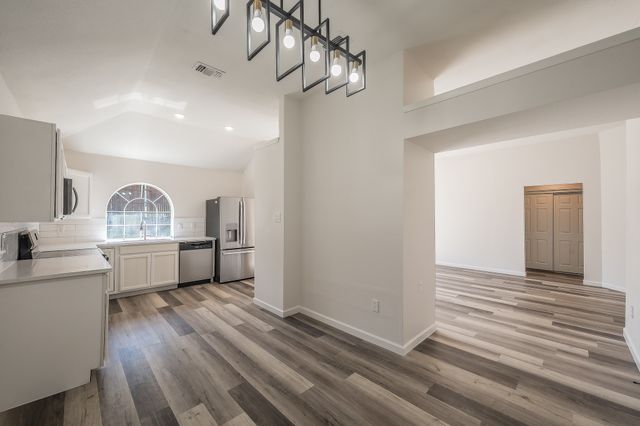 2711 Canterbury Street, Euless, TX 76039
