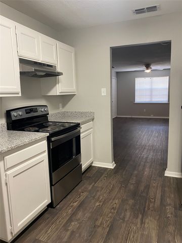 1302 Berry Drive C, Cleburne, TX 76033