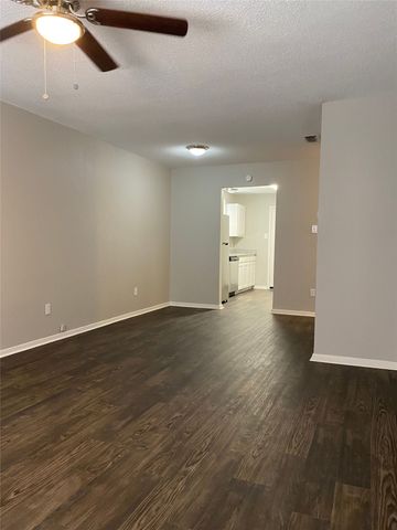 1302 Berry Drive C, Cleburne, TX 76033