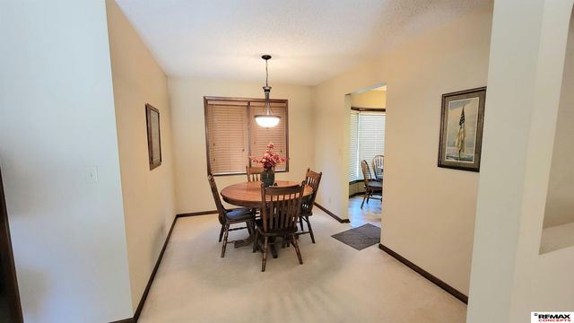 5400 S 65th Street Circle, Lincoln, NE 68516