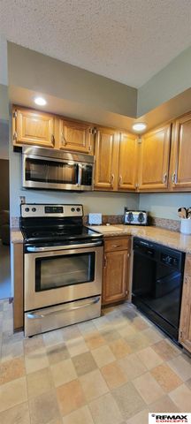 5400 S 65th Street Circle, Lincoln, NE 68516