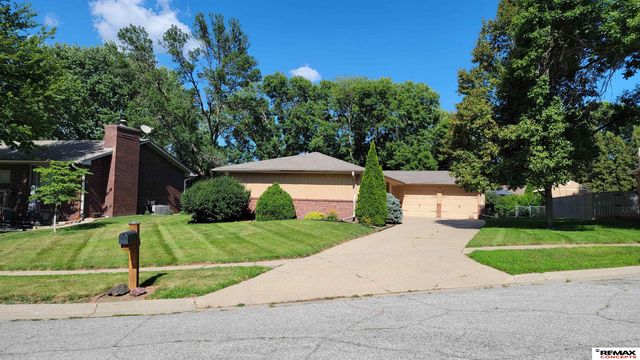 5400 S 65th Street Circle, Lincoln, NE 68516